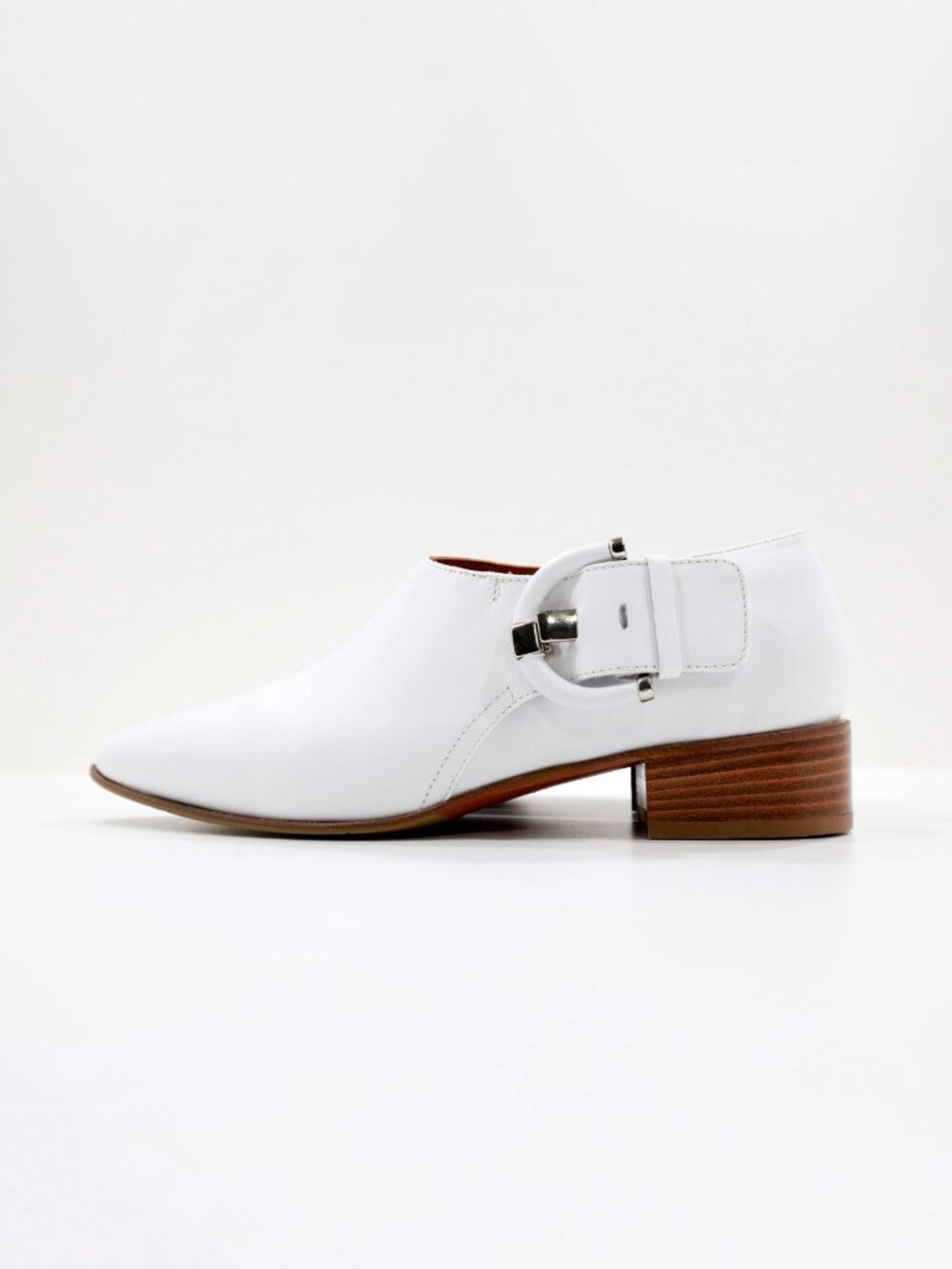 Aquatalia Ferry White Leather 1.5" Block Heel Pointed Toe Ankle Booties - 6